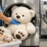 ¿Dónde lavan peluches grandes sin dañarlos?